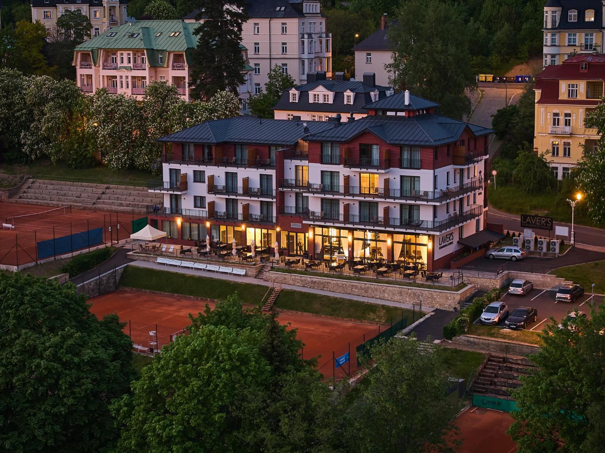 Wellness Hotel Queens Marianske Lazne Bagian luar foto