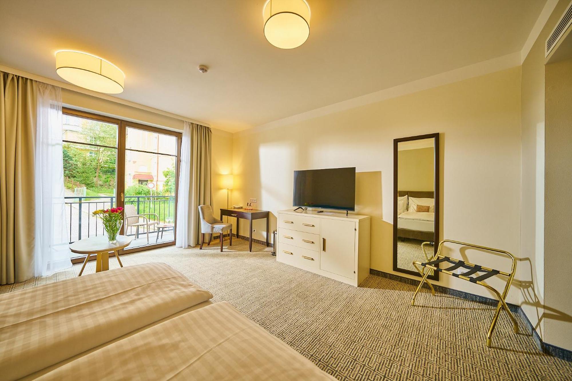 Wellness Hotel Queens Marianske Lazne Bagian luar foto